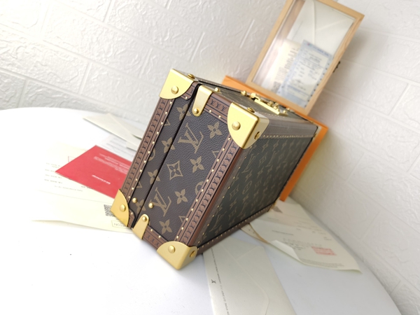 ルイヴィトンバッグ素材ディテール